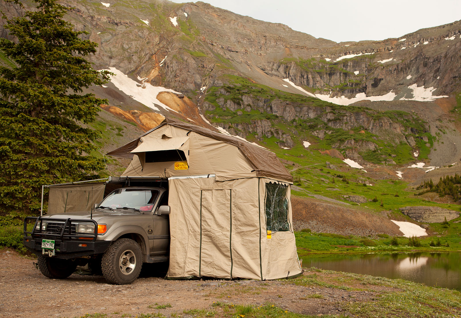 Eezi-Awn T-Top Xklusiv Rooftop Tent