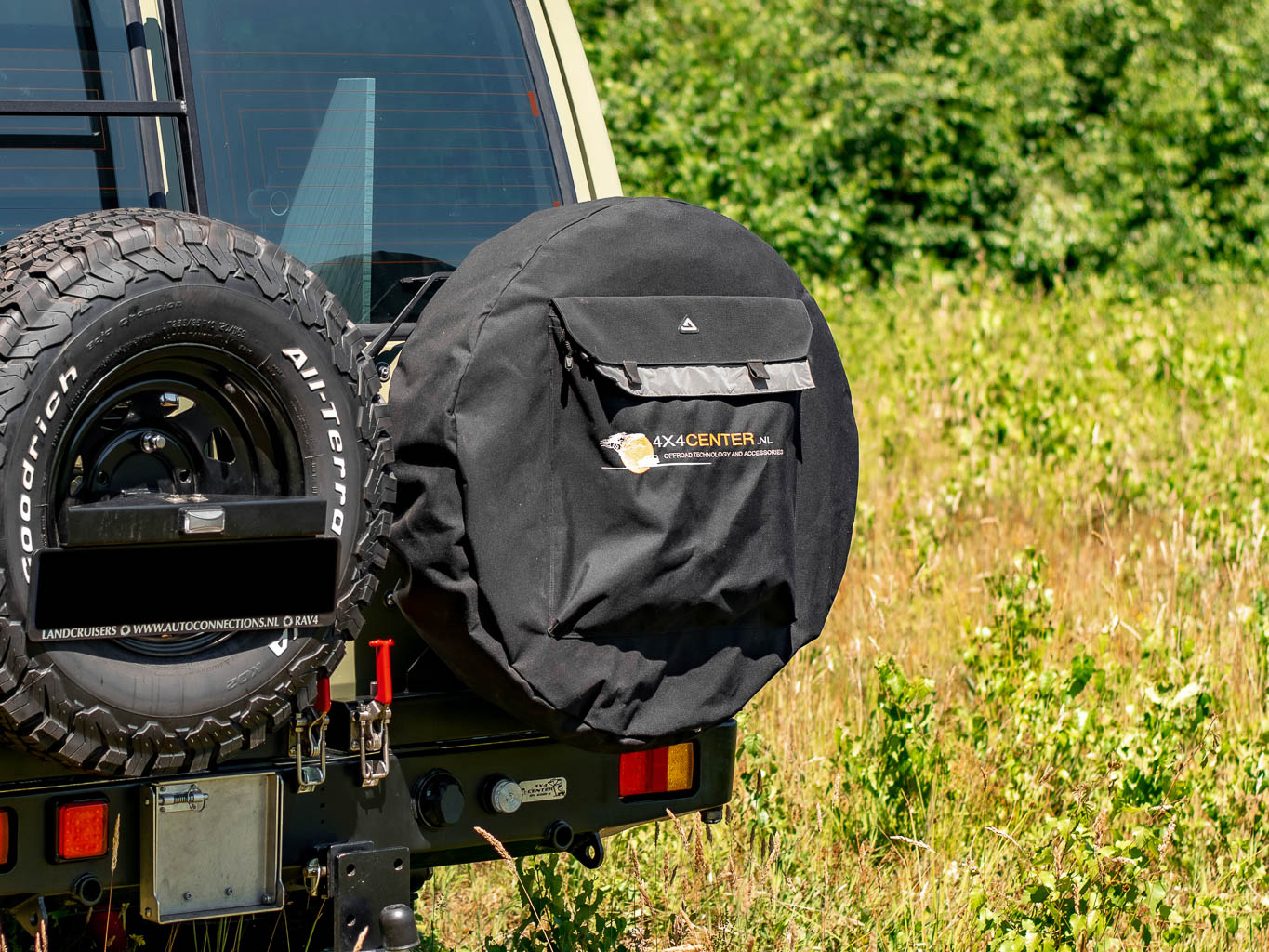 4x4 Center Spare Wheel Cover Delta